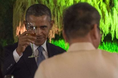 O presidente dos EUA, Barack Obama, durante um jantar em Manila (Filipinas).