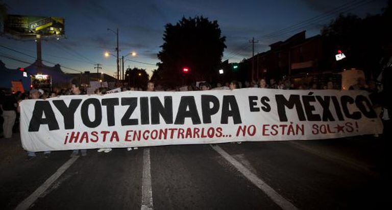 Guadalajara foi às ruas para pedir justiça aos 43 estudantes desaparecidos.