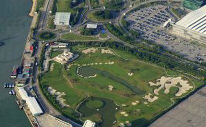 O campo de golfe do aeroporto de Hong Kong.