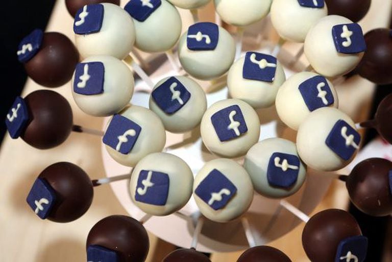 Doces com o logo do Facebook na feira #CDUdigital, em Berlim.