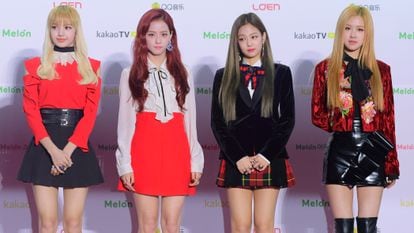 O grupo feminino Blackpink posa para a imprensa no Melon Music Awards 2016, em Seul. Quatro anos depois, já em 2020, ficariam mundialmente famosas