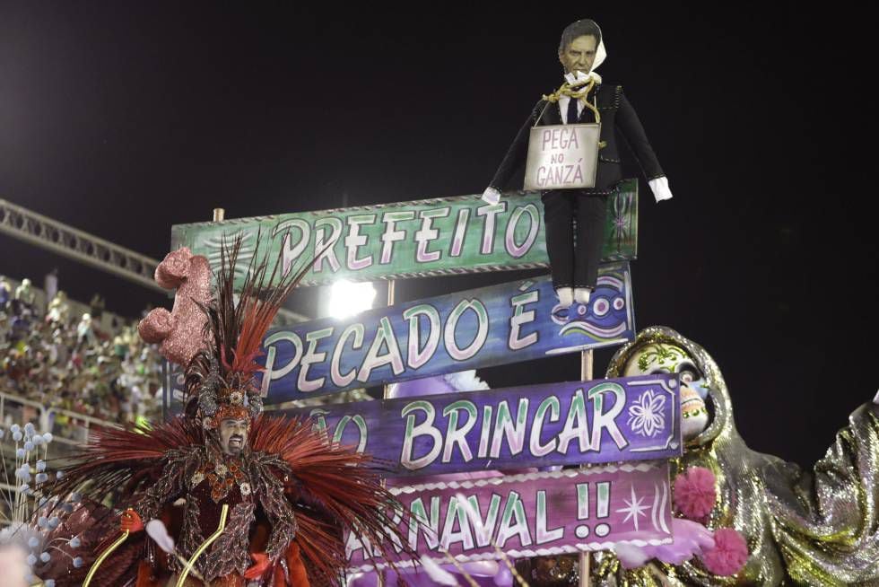 Desfile da Mangueira, que retratou o prefeito do Rio.