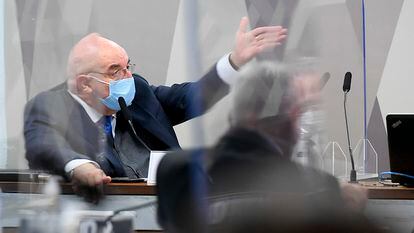 O ex-ministro da Cidadania, deputado Osmar Terra (MDB-RS) em depoimento na CPI da Pandemia, no Senado, nesta terça.