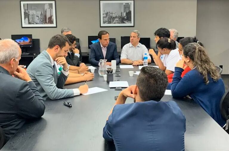 João Doria recebe familiares de vítimas da tragédia em Paraisópolis
