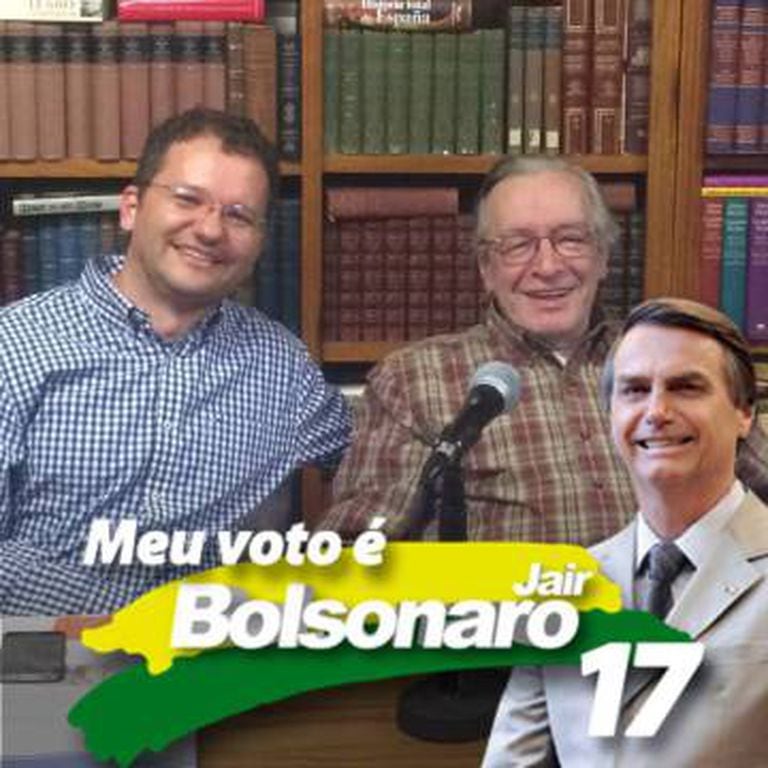Carlos Nadalim ao lado de Olavo de Carvalho com um filtro declarando seu voto ao atual presidente Jair Bolsonaro. A foto foi retirada da página do Facebook de Nadalim.