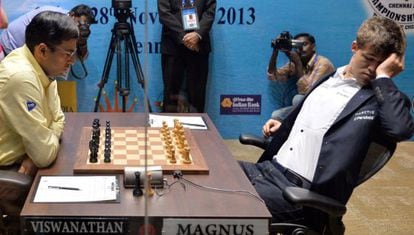 Anand e Carlsen antes da partida.