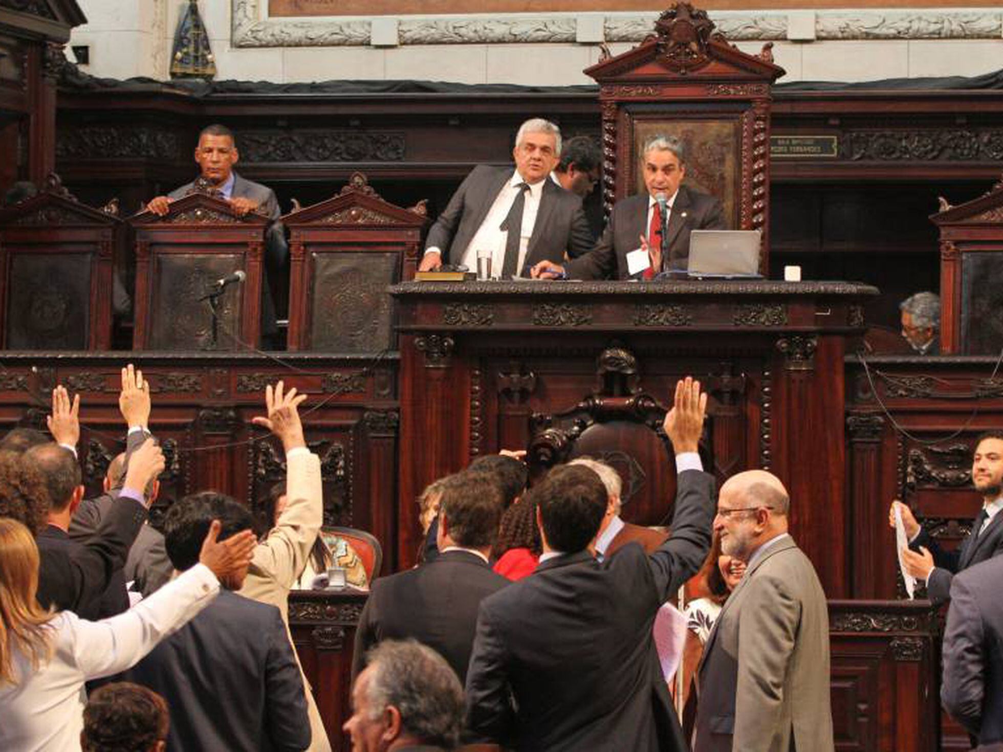 Uerj volta à mira dos deputados do PSL na Assembleia Legislativa