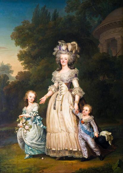 O pintor sueco Adolf Ulrik Wertmüller retratou a rainha usando as duas pulseiras em 1785.