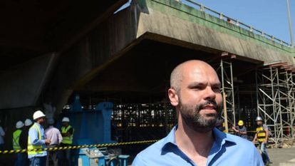 Bruno Covas faz vistoria em obra na Marginal Pinheiros, em novembro de 2018.
