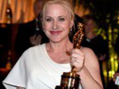 Ao receber seu prêmio de melhor atriz coadjuvante por  Boyhood , Arquette pediu que as mulheres lutem por seus direitos  “É hora de ter o mesmo salário”