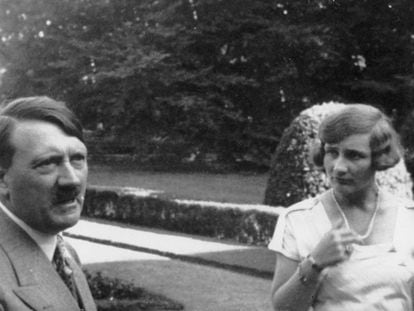 Hitler e Unity Mitford, em Munique, 1937.