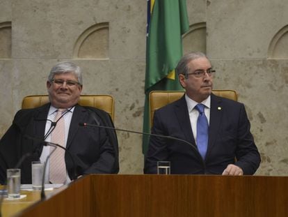 Rodrigo Janot ao lado de Eduardo Cunha, durante sess&atilde;o no Supremo Tribunal Federal nesta segunda-feira, dia 1&ordm;. 
