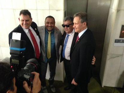 O presidente do sindicato da PF, Fernando Vicentino, o deputado Tirica, o japa da federal e o deputado Aluisio Mendes.