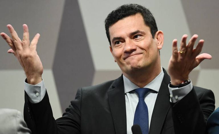 O ministro Sergio Moro fala sobre as mensagens vazadas pelo 'The Intercept' à CCJ do Senado, em Brasília, nesta quarta-feira.