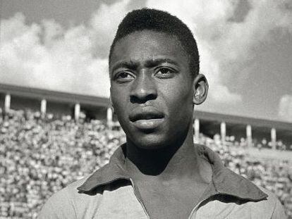 Pelé em 1960, ainda nos primeiros anos de sua carreira como jogador da seleção brasileira.