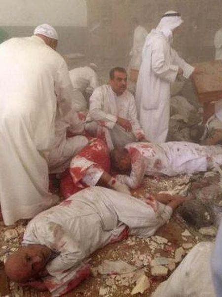 Vítimas do atentado em uma mesquita no Kuwait, nesta sexta-feira.
