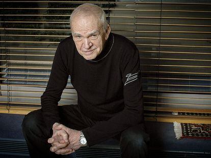 Milan Kundera em fotografia cedida por sua editora em 2014.