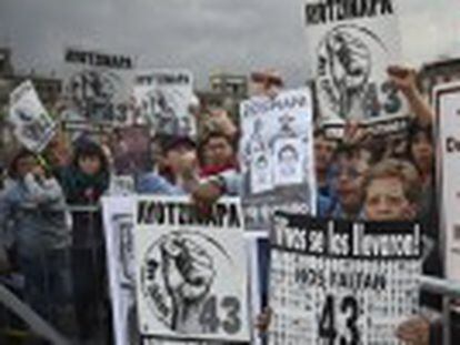 Dezenas de milhares de pessoas marcham na Cidade do México para exigir justiça para o ‘caso Ayotzinapa’