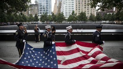 Na foto (Efe), o memorial dedicado às vítimas do atentado em Nova York | Vídeo: Reuters