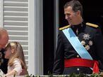 Don Felipe y doña Letizia, con don Juan Carlos y la princesa de Asturias el 19 de junio del año pasado, tras la ceremonia de proclamación de Felipe VI.