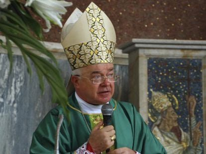 O sacerdote Josef Wesolowski, em 2009 em Santo Domingo.