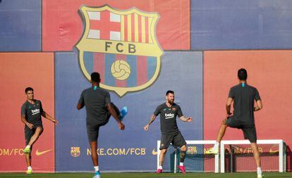 Messi se recuperou de lesão, treinou com o grupo e está relacionado.