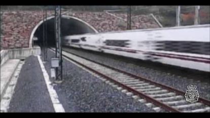 A Polícia Científica reconstrói o acidente com um trem em Santiago de Compostela