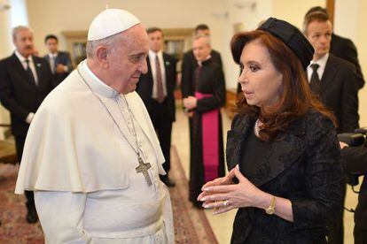 Cristina Kirchner e o papa Francisco, no Vaticano.