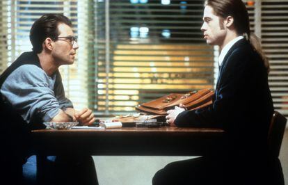 Christian Slater e Brad Pitt, em uma cena de 'Entrevista com o vampiro' (1994). 