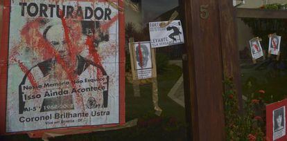 Protesto em frente à casa de Ustra, em 2014