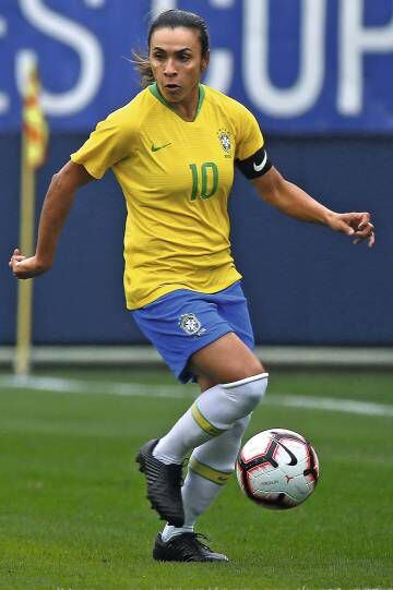 Marta durante um partida com a seleção brasileira em março