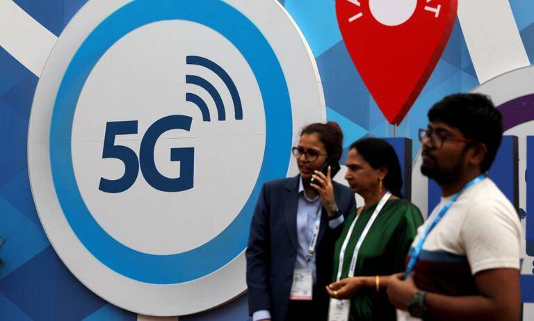 Cartaz do 5G, em uma feira de telefonia, em Nova Delhi, em outubro.
