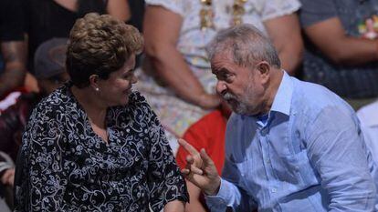Dilma Rousseff e Lula em campanha em 20 de outubro.