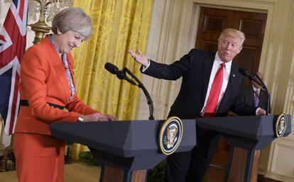 O presidente Trump e a primeira-ministra May durante a conferência de imprensa.