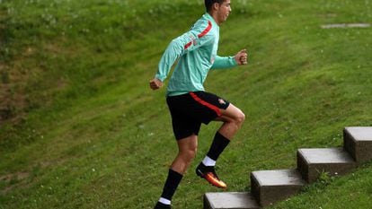 Cristiano Ronaldo durante treino de Portugal.