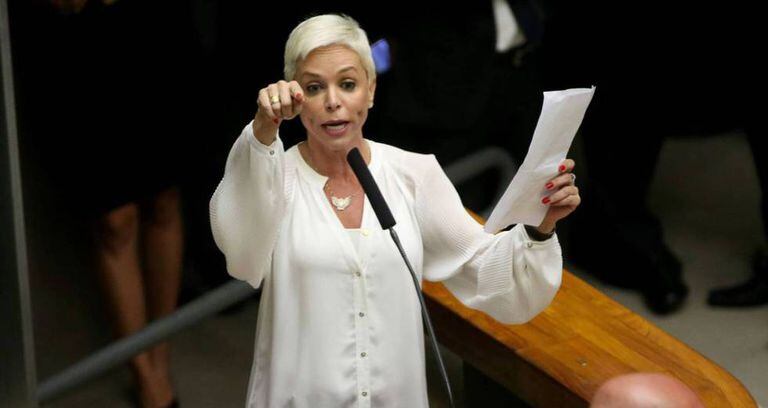 Cristiane Brasil discursa na Câmara