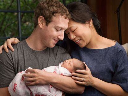 Mark Zuckerberg e sua esposa Priscilla com a recém-nascida Max.