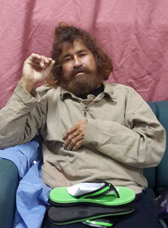 José Salvador Alvarenga, no dia 3 de fevereiro de 2014, quatro dias após aparecer nas Ilhas Marshall.