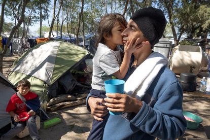 Família que esperava para pedir asilo em Matamoros, México, em fevereiro passado.