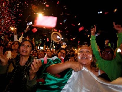 Apoiadores comemoram a vitória de López Obrador no último domingo 