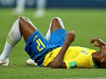 Fernandinho sofreu ofensas racistas depois da Copa.