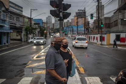 SAO PAULO, BRASIL, OUTUBRO 2020: Raul e sua esposa são Refugiados Venezuelanos vivendo em São Paulo, Brasil.  (Photograph: Victor Moriyama)