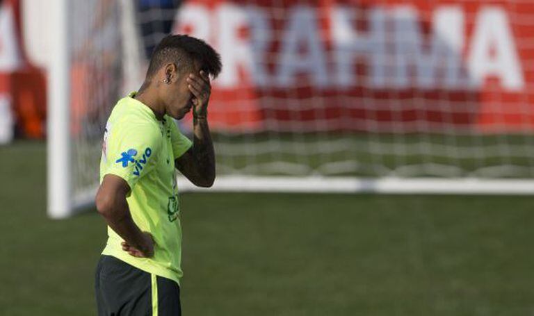 Neymar durante treinamento da seleção.