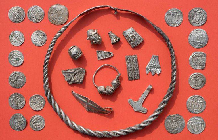 Peças pertencentes ao rei dinamarquês Harald Bluetooth