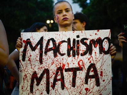 Ato contra cultura do estupro no Rio.