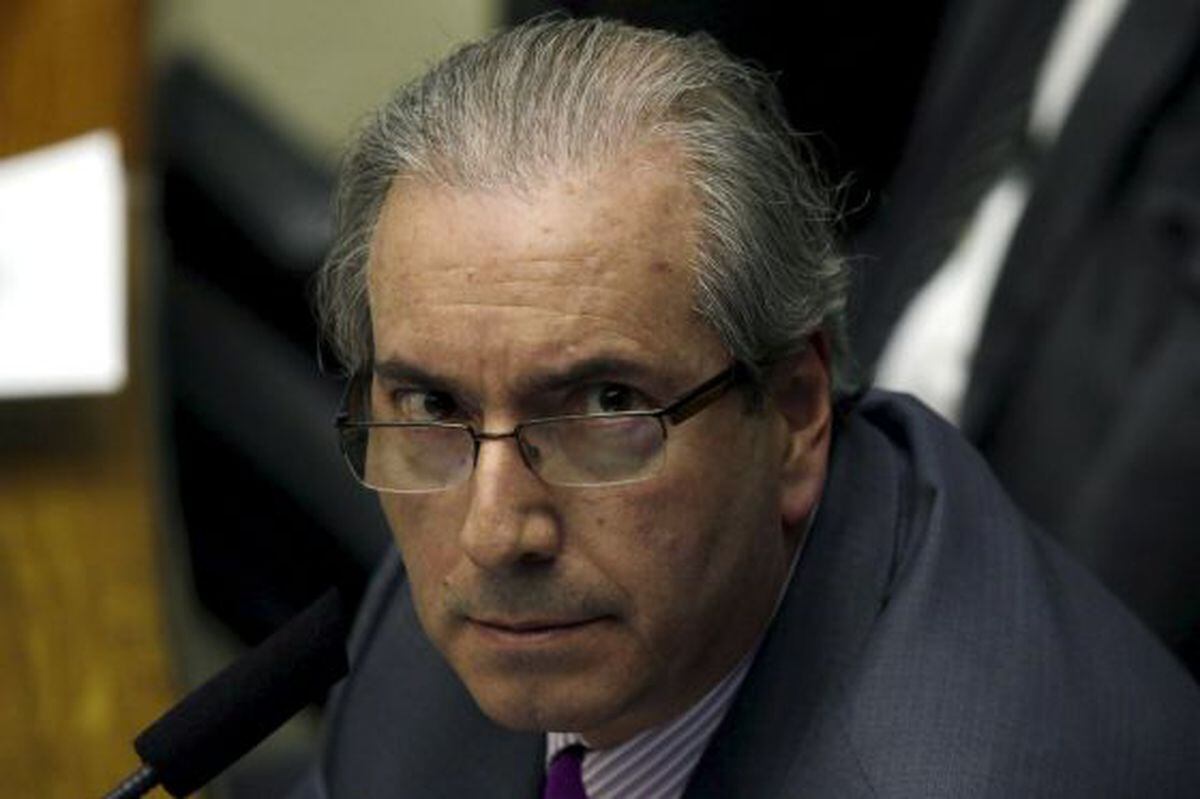 Cunha manobra e sessão que analisaria vetos fica para terça