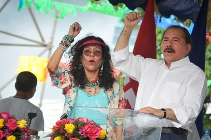 Rosario Murillo e Daniel Ortega em Manágua, em 5 de julho de 2013.