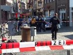 La policía alemana bloquea el acceso a una calle del centro de Munster, este sábado.