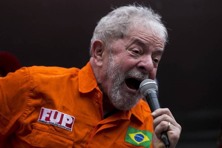 O ex-presidente Luiz Inácio Lula da Silva em protesto contra o Governo em outubro.