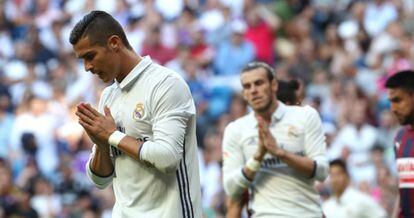 Cristiano Ronaldo lamenta-se durante o jogo contra o Eibar.